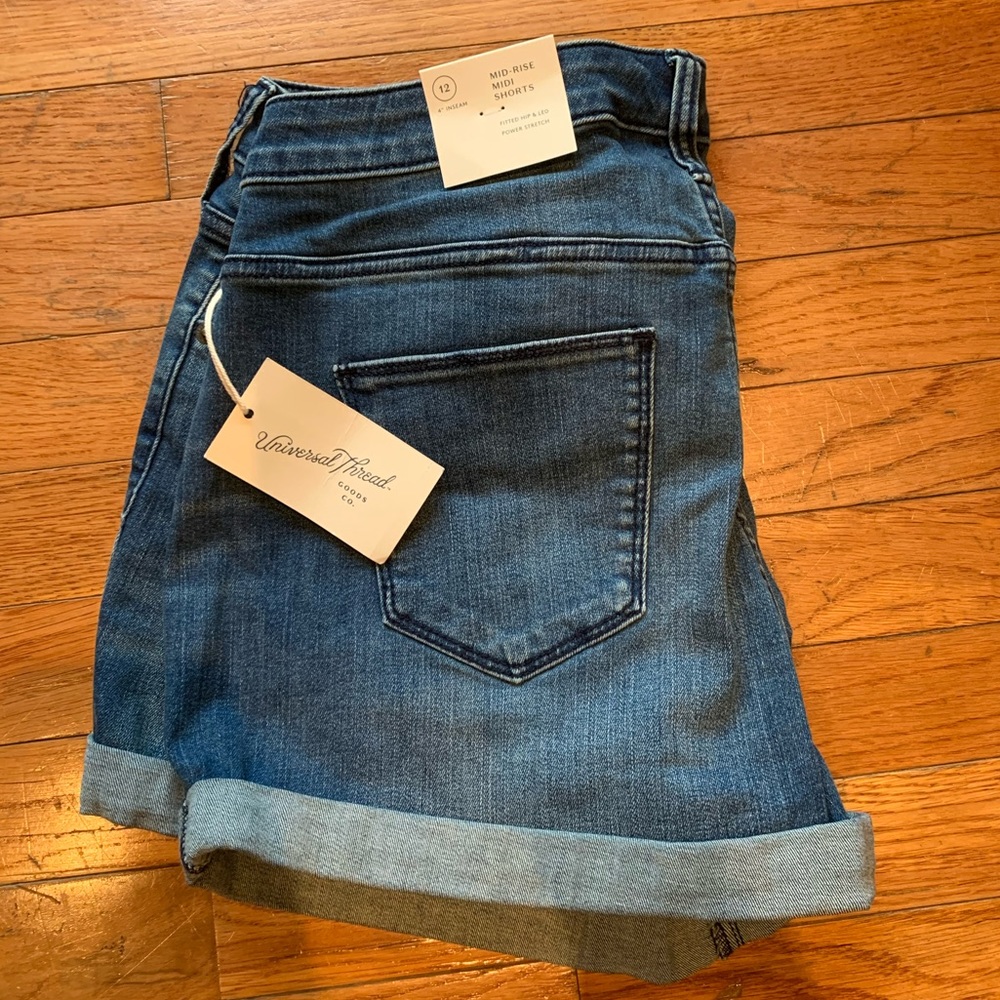 NWT Universal Thread Mid Rise Midi Jean Shorts